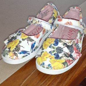 BLOWFISH Flowered sandals size 8